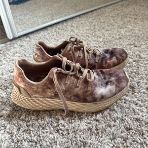 NOBULL Women's Brown Tie-Dye Sneakers